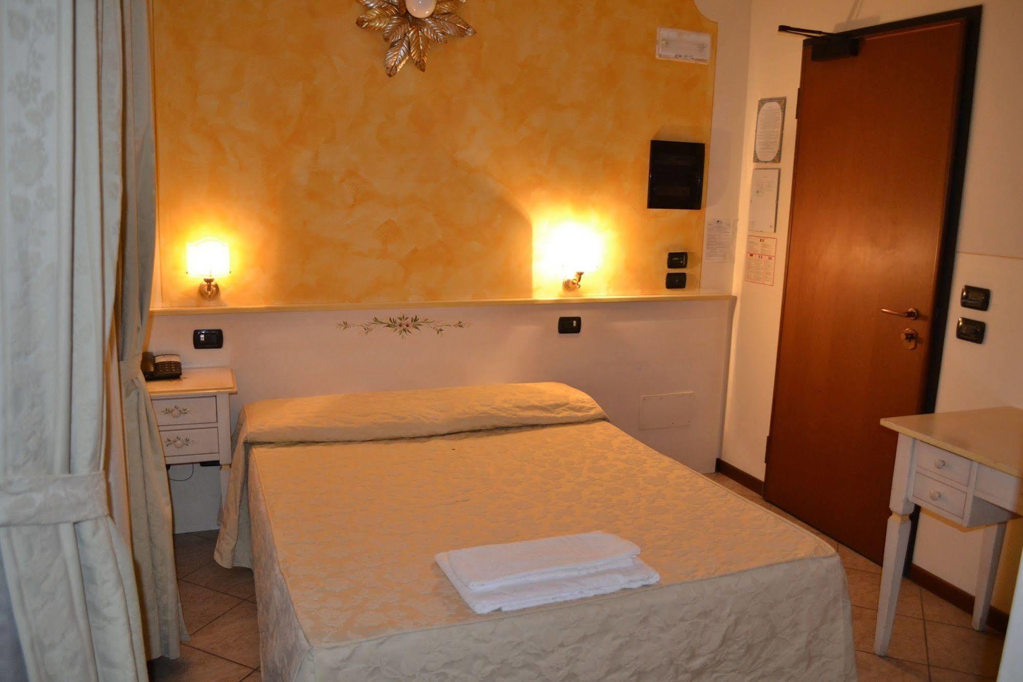 Albergo La Piana Ghedi Exterior photo